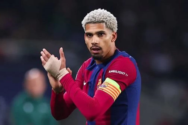 برشلونة يتمسك بأراوخو ويشترط شروطاً خاصة لرحيله
