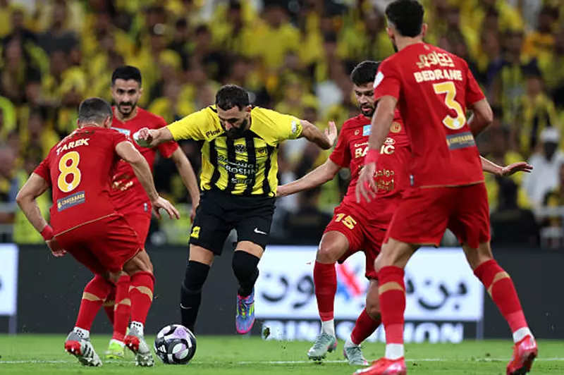 طارق حامد يقود ضمك لنهاية موسم مؤلم بخسارة أمام الاتحاد في الدوري السعودي