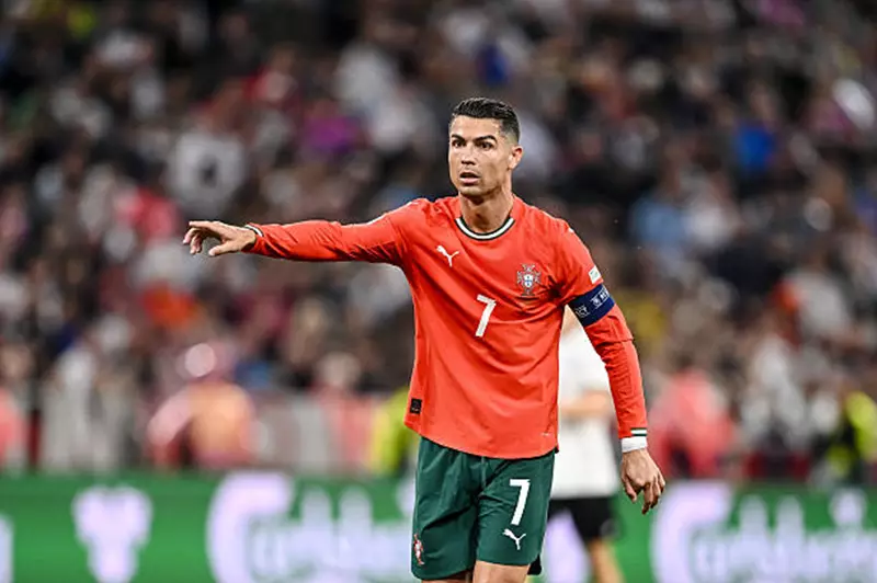 بأرقام مذهلة: كريستيانو رونالدو يواصل تعزيز إنجازاته التاريخية مع منتخب البرتغال