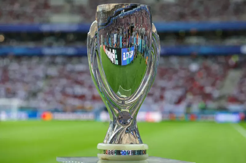 باريس سان جيرمان يواجه توتنهام في نهائي كأس السوبر الأوروبي 2025: موعد المباراة