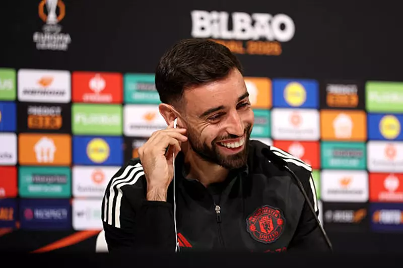 برونو فيرنانديز يحدد متطلباته للانتقال إلى الهلال قبل انطلاق مونديال الأندية