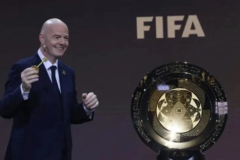 شعار بطل كأس العالم للأندية 2025: تأكيد استمرارية لــ 4 سنوات على القميص