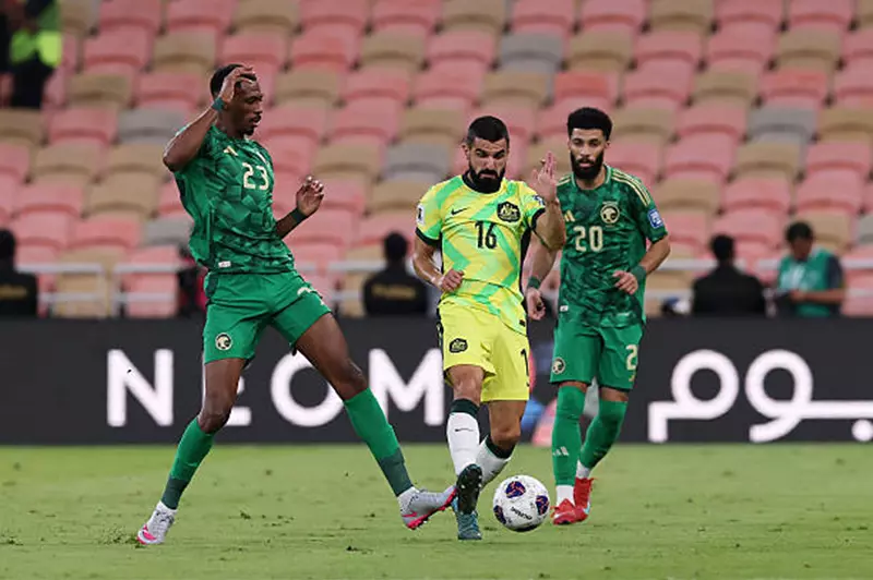 هزيمة غير متوقعة على أرض الوطن: أستراليا تودع السعودية إلى ملحق كأس العالم 2026